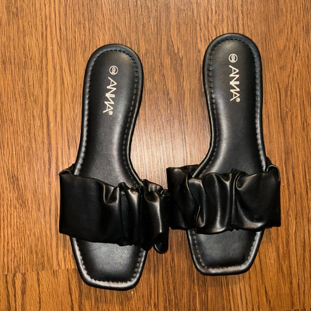 Anna Elegant Black Ruffle Sandals